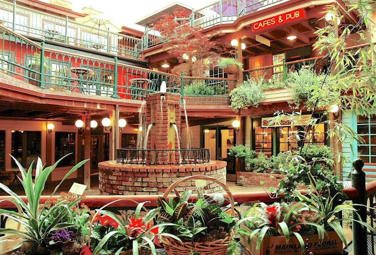 5th st market courtyard fountain 768x520