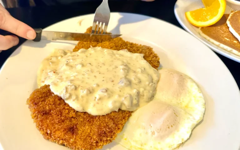 Vida Cafe chicken fried streak 768x480