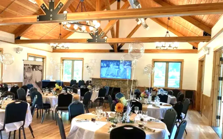 Vida Community Center dining 768x480