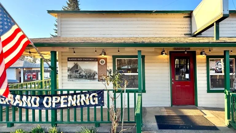 McKenzie Stage Stop Pizza entrance 768x432