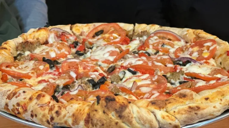 McKenzie Stage Stop Pizza pie 768x432