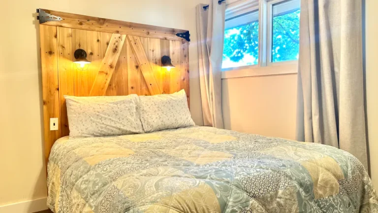 River Glen Cottage bedroom2 768x432