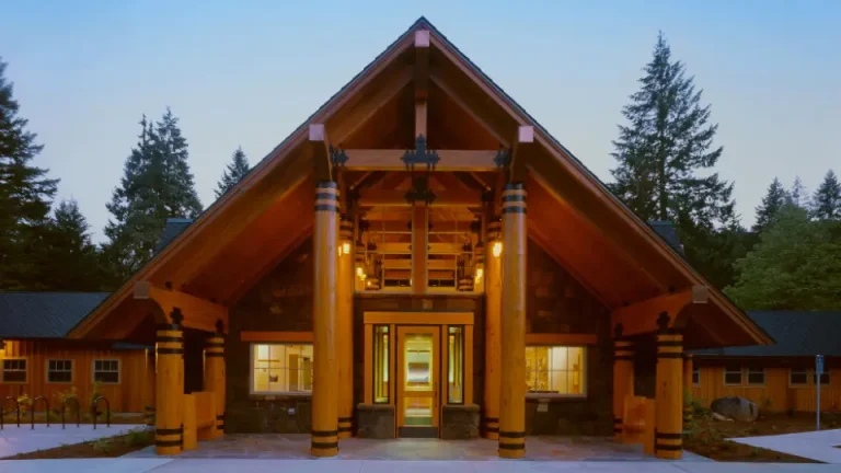 McKenzie River Ranger Station entrance by Pivot Architechture 768x432