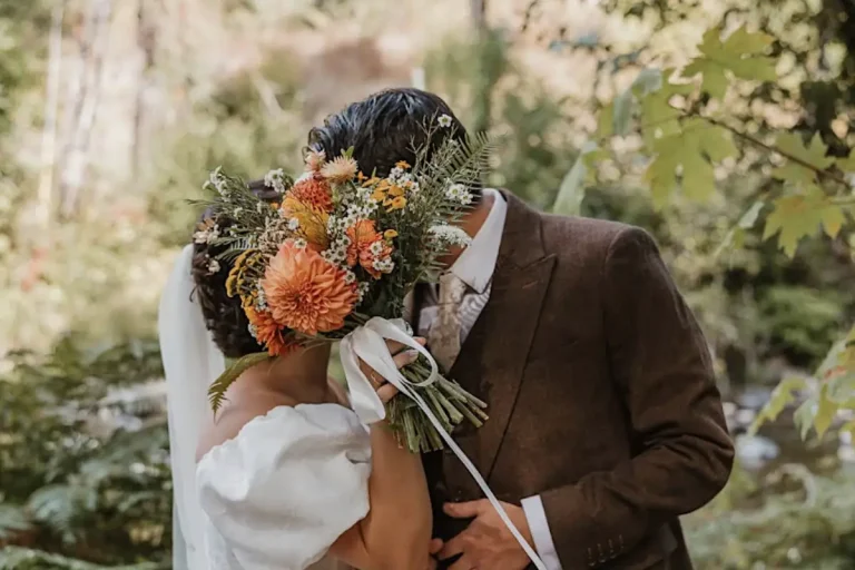 McKenzie river Wedding 2 1 768x512