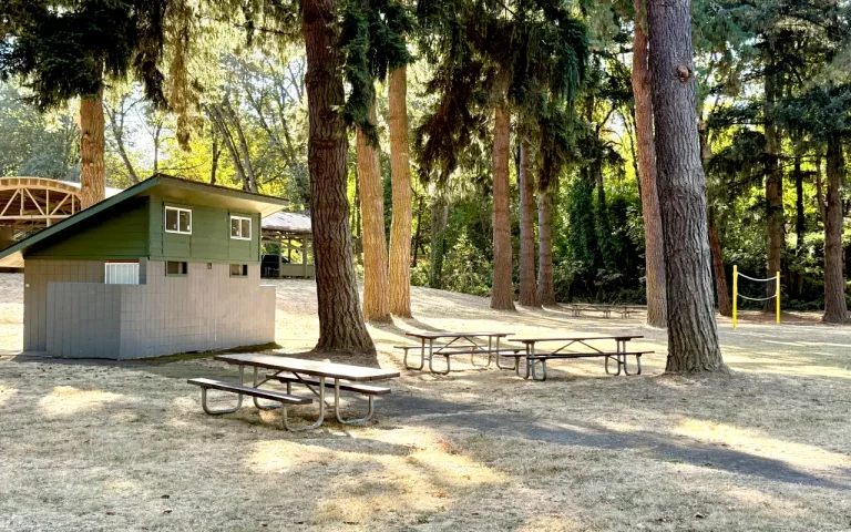 Armitage Park picnic area bathrooms 768x480
