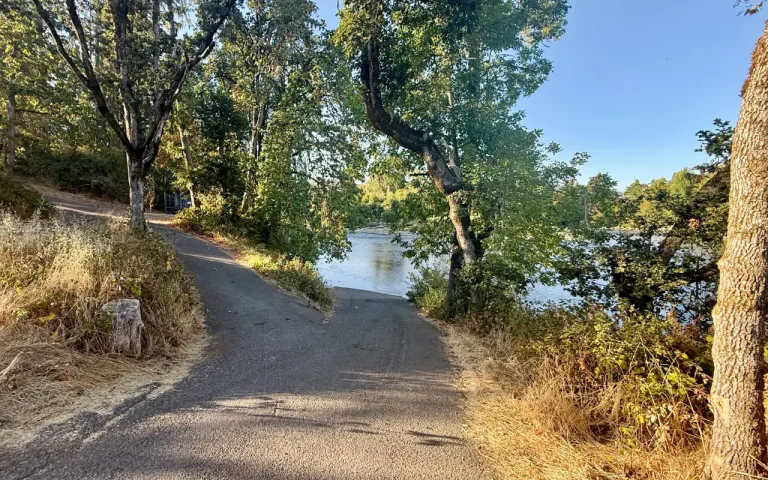 Hayden Bridge Boat Landing ramp 768x480